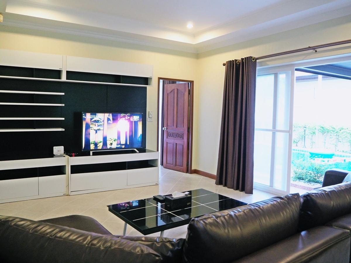 The Beach Pool Villa Pattaya Extérieur photo