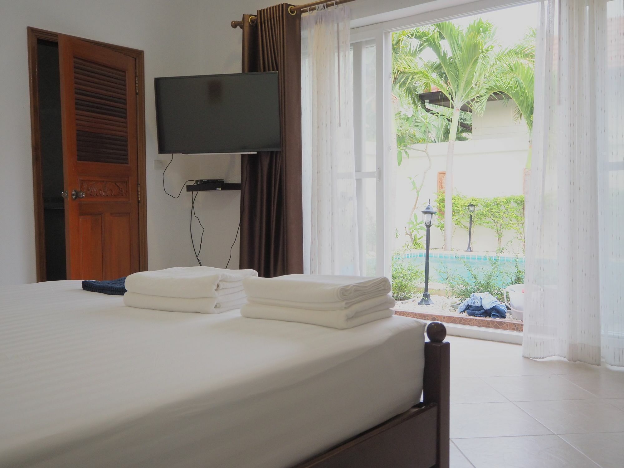 The Beach Pool Villa Pattaya Extérieur photo